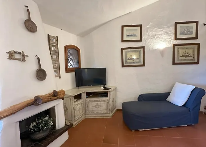 Holiday home L'olivastro 1